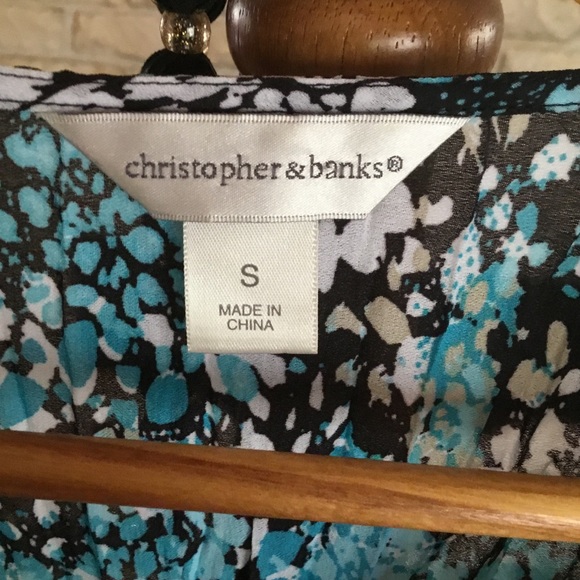 V NECK PLEATED BLOUSE WITH LACE ACCENT - Picture 12 of 12